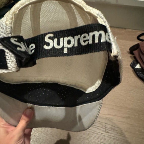 Supreme hat - Picture 3 of 3